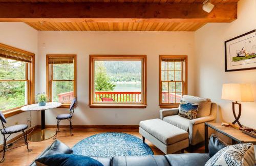 Juneau House | Juneau Vacation Home Stunning View and Beach Access