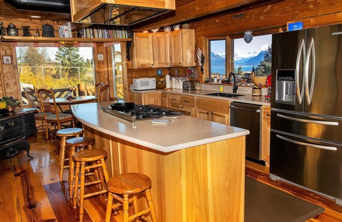 Kachemak Bed & Breakfast | Juneberry Lodge