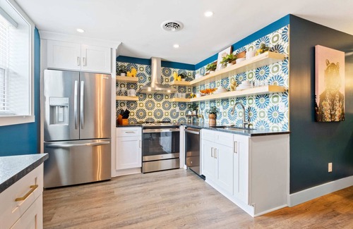 Cherokee Triangle Apartment | Jungalou @ Bungalou + Bourbon Bar + Gameyard