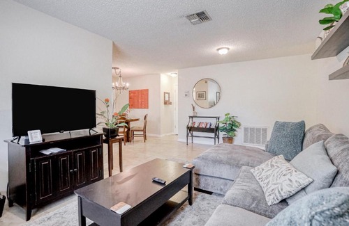 Indian Beach Sapphire Shores House | Jungalow Oasis