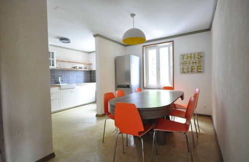 Matten bei Interlaken House | Jungfrau Family Holiday Home, 5 bedrooms, sleeps 10, garden, BBQ, and parking