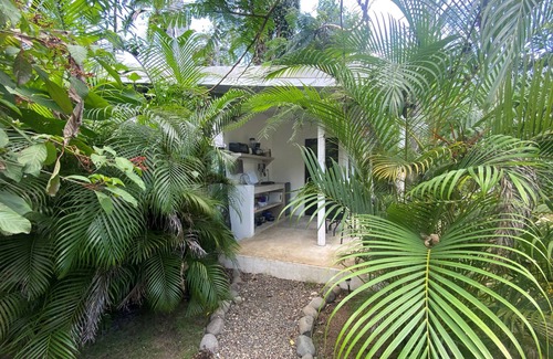 Cocles Apartment | Jungle Casita with bathtub, outdoor shower and kitchen
