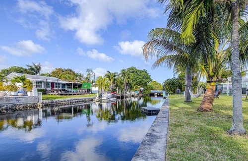 Croissant Park House | Jungle House w/Pool table & Free Kayaks 3B/3B