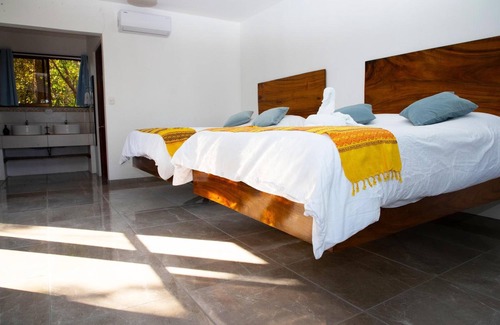 Cabuya Cabin | Jungle Lodge at Wild Sun Rescue