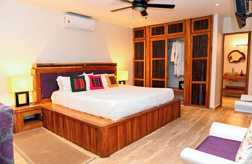 Cerro Azul Bed & Breakfast | Jungle Mansion - 9 Bedrooms with pool, bar, game room & more