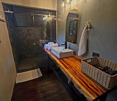 Ballena Resort | Jungle River Resort