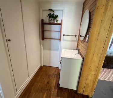 Grey Lynn Apartment | Jungle studio