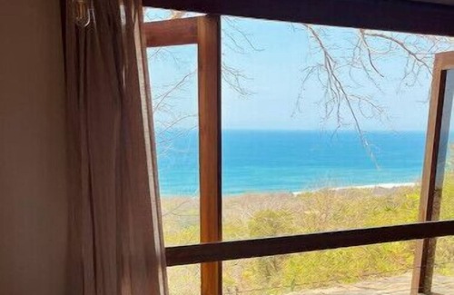 Barrio Las Playitas Villa | Jungle Villa 3-Bedroom + Office, Pool, Ocean view