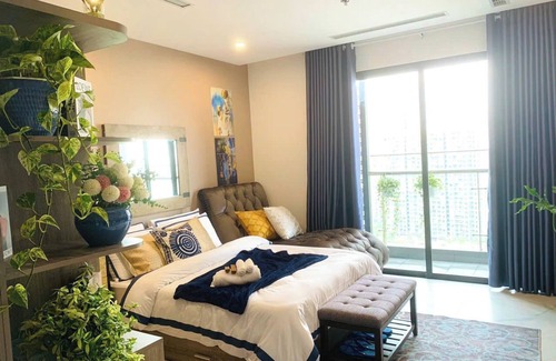 District 9 Apartment | Junior Studio by AQHOMES - Vinhomes Grand Park