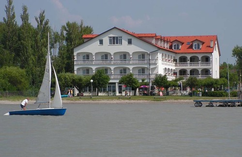 Podersdorf am See House | Junior Suite - Seehotel Herlinde