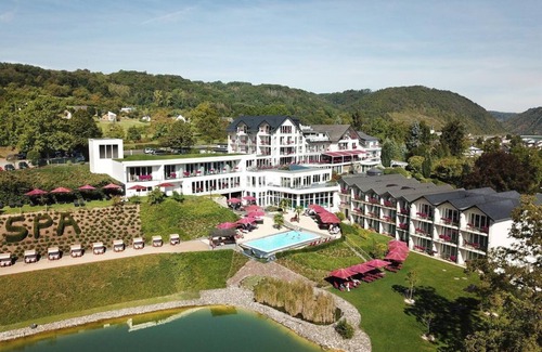 Loef House | Junior Suite-Non Refundable BI 2P - Moselstern Parkhotel Krähennest