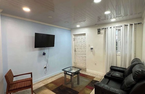 Georgetown Apartment | Junior Suite Summary: