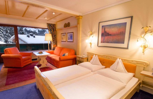 Lech am Arlberg Hotel | Junior suite with balcony - Hotel Kristberg