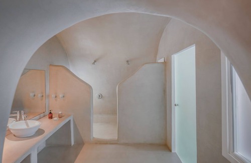 Firostefani House | Junior Suite with Caldera View & Hot Tub