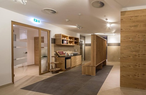 Leopoldskron-Moos House | Junior suite with shower or Bath, WC - Frauenschuh, Hotel Garni