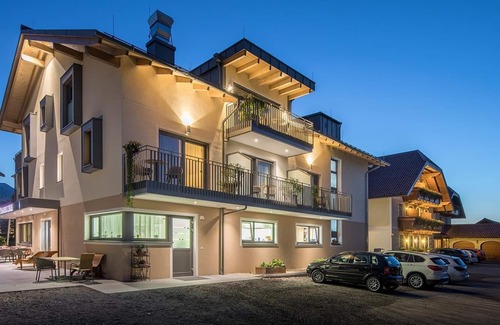 Leopoldskron-Moos House | Junior suite with shower or Bath, WC - Frauenschuh, Hotel Garni