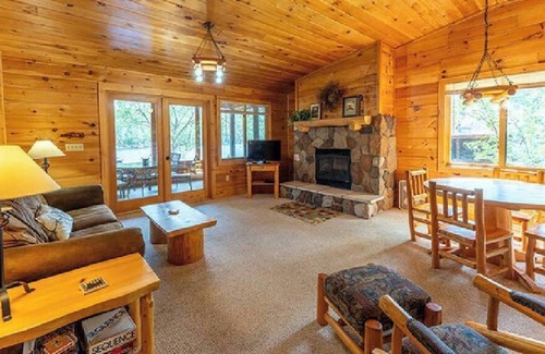 Ely Cabin | Juniper 2 Bedrooms, 3 beds
