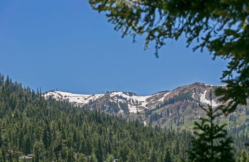 Alpine Meadows House | Juniper at Alpine - Private Hot tub, Pet Friendly & Free Shuttle to Slopes