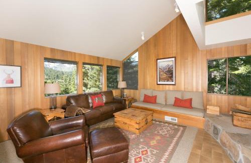 Alpine Meadows House | Juniper at Alpine - Private Hot tub, Pet Friendly & Free Shuttle to Slopes