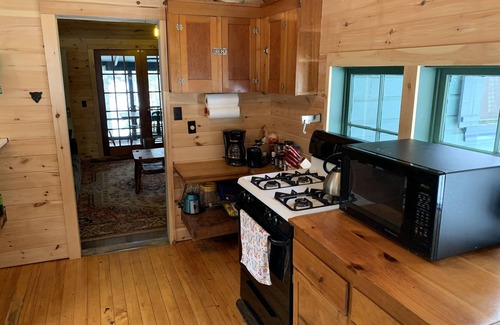 Paradox Cabin | (Juniper) Charming Seasonal Cabins Steps From The Beach