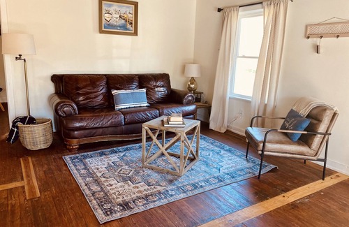 Harold Cottage | Juniper Creek Cottage- on 10 acres with a creek!
