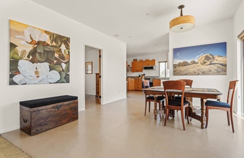 Joshua Tree House | Juniper House - Close to Joshua Tree National Park - Hot Tub - Amazing Views
