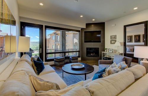 Park City House | Juniper Landing 3 Bedroom by AvantStay Condo in Park City Mountain Resort w Pool Hot Tub Gym