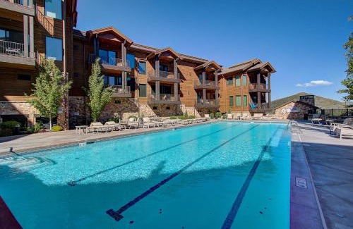 Park City House | Juniper Landing 3 Bedroom by AvantStay Condo in Park City Mountain Resort w Pool Hot Tub Gym