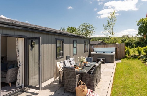 Lifton House | Juniper Lodge, 28 Roadford Lake Lodges