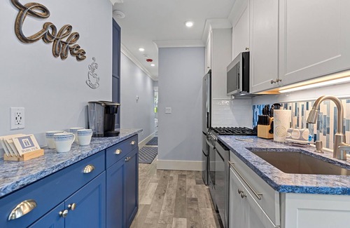Union Pier Apartment | Juniper Presents: 2-Bdrm Strawberry Fields Ste in Iconic Union Pier Summer House