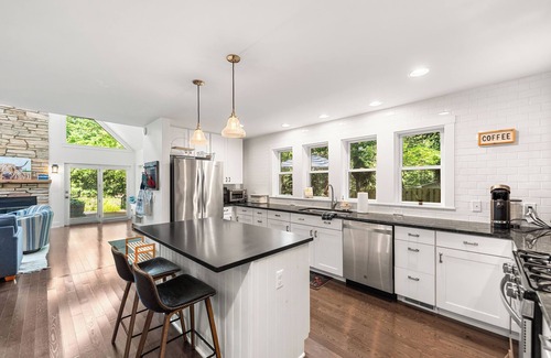 New Buffalo House | Juniper Presents: Oasis in the Woods w/Hot Tub, Pool + Pizza Oven