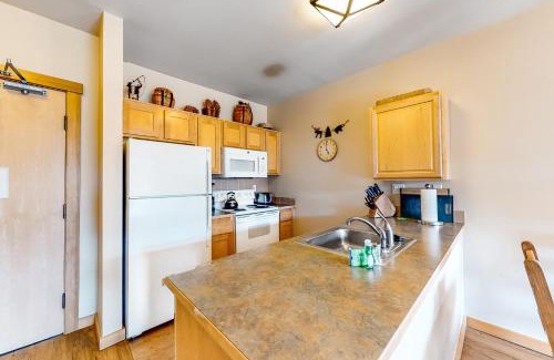 Mammoth Lakes Apartment | Juniper Springs 444