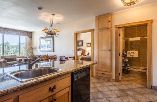 Mammoth Lakes House | Juniper Springs Lodge #413 - Luxury Ski in Ski out! 2 Bedroom