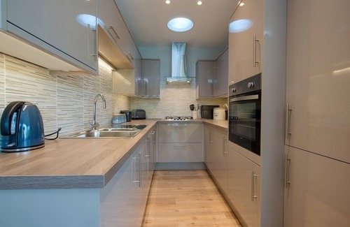 Newton Ferrers Cottage | JUNKET STUDIO, pet friendly, luxury holiday cottage in Noss Mayo