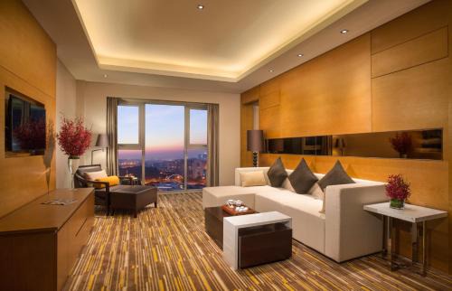 Guangzhou Science City Hotel | Junluxe Hotel Guangzhou Science City-Free Shuttle Bus Service to Guangzhou Canton Fair