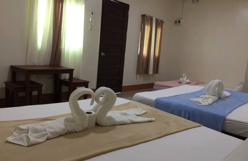Tawala Bed & Breakfast | Junlyn ApartelleDeluxe Double or Twin roomnn