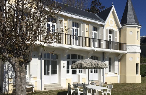 Saint-Regnobert-de-la-Cote-de-Nacre House | Juno beach at the end of the garden, accessible to disabled people