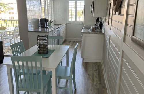 Jupiter Bay Condo | JUPITER BAY! Beachside Bliss in the Sunshine State!