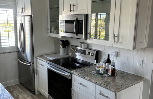 Jupiter Bay Condo | JUPITER BAY! Beachside Bliss in the Sunshine State!