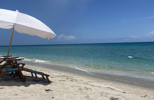 Jupiter Villa | Jupiter Bay couples singles friends getaway