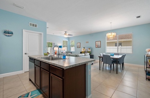 Jupiter House | “Jupiter Breeze” Beach Retreat! 4/2 newer home in center of beautiful Jupiter FL