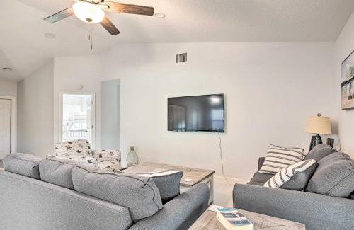 North Palm Beach Heights House | Jupiter Home with Patio and Grill about 6 Mi to Beach!