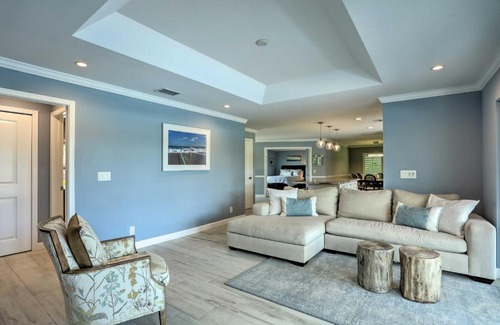 Tequesta House | Jupiter Home with Private Pool and Putting Green!