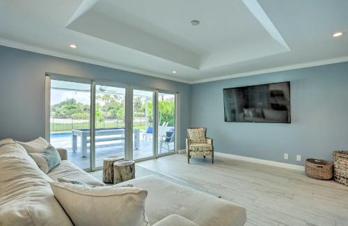 Tequesta House | Jupiter Home with Private Pool and Putting Green!