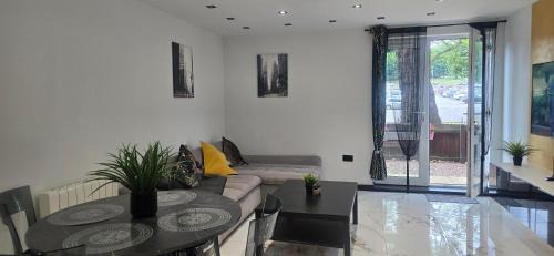 Forest Fields Apartment | Jupiter Lux Spacious Terrace & Free Parking