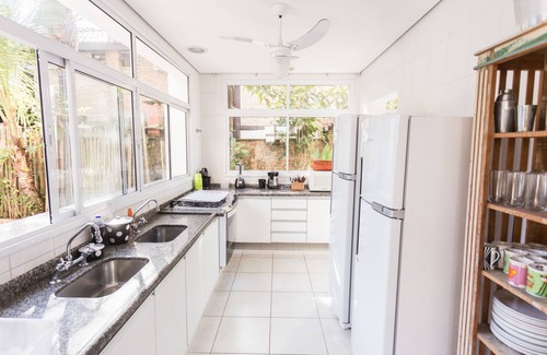 Juquehy House | JUQUEHY - HOUSE WITH 4 SUITES, PRIVATE POOL, 14 PEOPLE. GATED COMMUNITY.