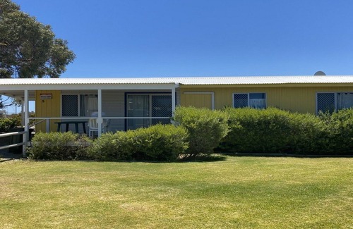 Jurien Bay House | Jurien Bay View Bungalows - Jetty View (5)