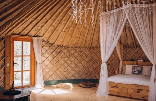 Darsuniskis Cabin | Jurta in der Natur am Fluss im Wald.gerne mit Kindern und Haustieren
