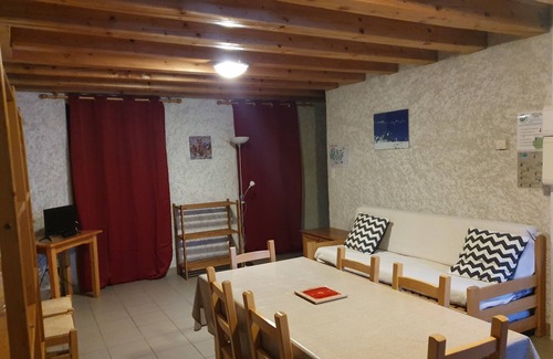 Saint-Colomban-des-Villards Apartment | Just 5 minutes from the Domaine des Sybelles! Fully equipped apartment with view.