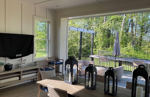 Ellicott City House | Just 1 minnGolf resort fancy modern house!